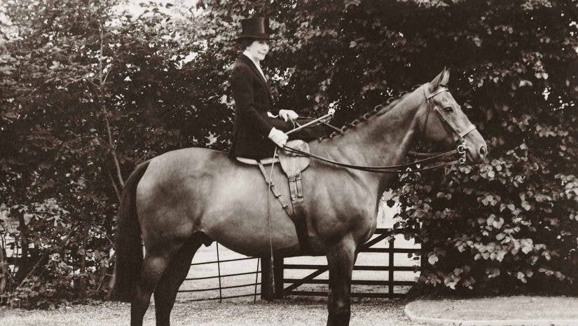 How To Restore Old Photos In Photoshop?